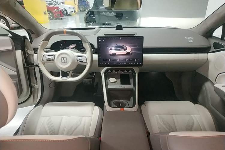 Used Zeekr 007GT 2025 Long-Range Rear-Wheel Drive Intelligent Driving Version 100 kWh Center Console