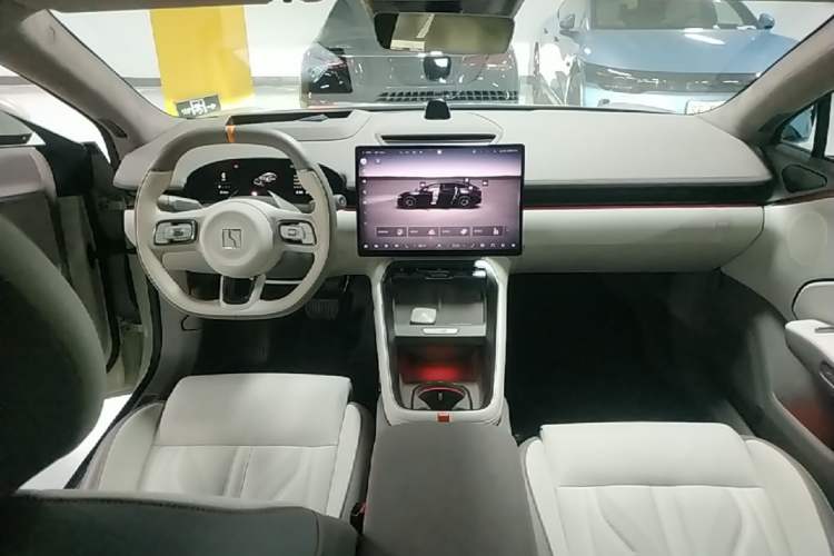 Used Zeekr 007GT 2025 Long-Range Rear-Wheel Drive Intelligent Driving Version 100 kWh Center Console