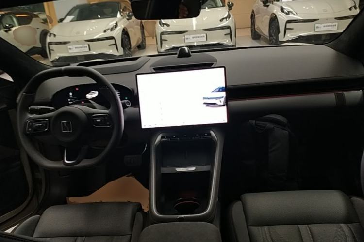 Used Zeekr 007GT 2025 Long-Range Rear-Wheel Drive Intelligent Driving Version 100 kWh Center Console