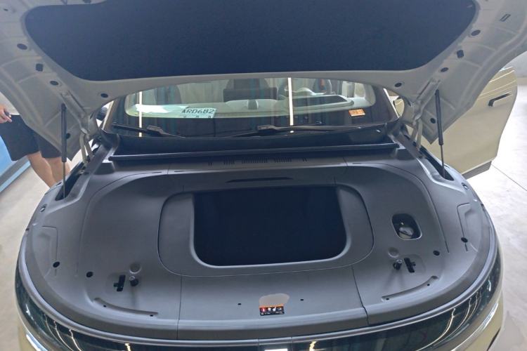 Used Zeekr 007GT 2025 Long-Range Rear-Wheel Drive Intelligent Driving Version 100 kWh Engine Bay