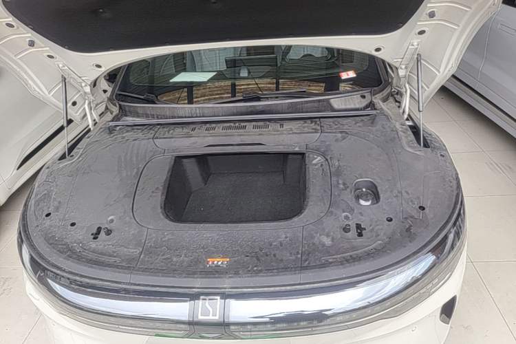 Used Zeekr 007GT 2025 Long-Range Rear-Wheel Drive Intelligent Driving Version 100 kWh Engine Bay