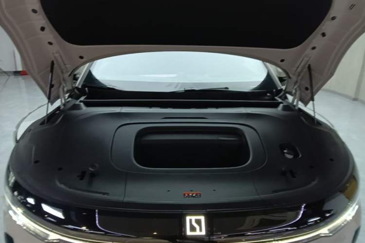 Used Zeekr 007GT 2025 Four-Wheel Drive Intelligent Driving Version 75 kWh Engine Bay