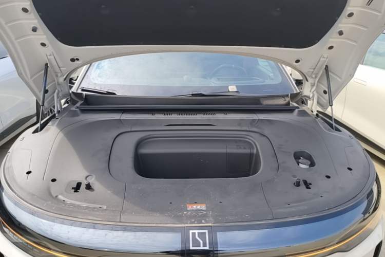 Used Zeekr 007GT 2025 Four-Wheel Drive Intelligent Driving Version 75 kWh Engine Bay