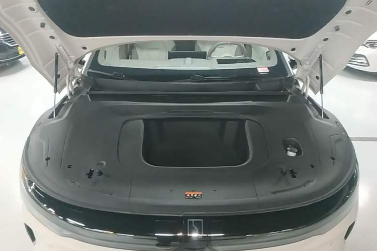 Used Zeekr 007GT 2025 Long-Range Rear-Wheel Drive Intelligent Driving Version 100 kWh Engine Bay