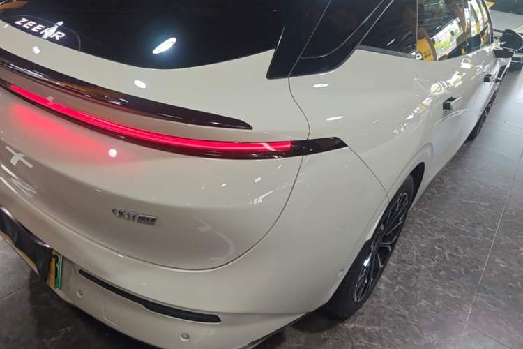 Used Zeekr 007GT 2025 Long-Range Rear-Wheel Drive Intelligent Driving Version 100 kWh Exterior 3