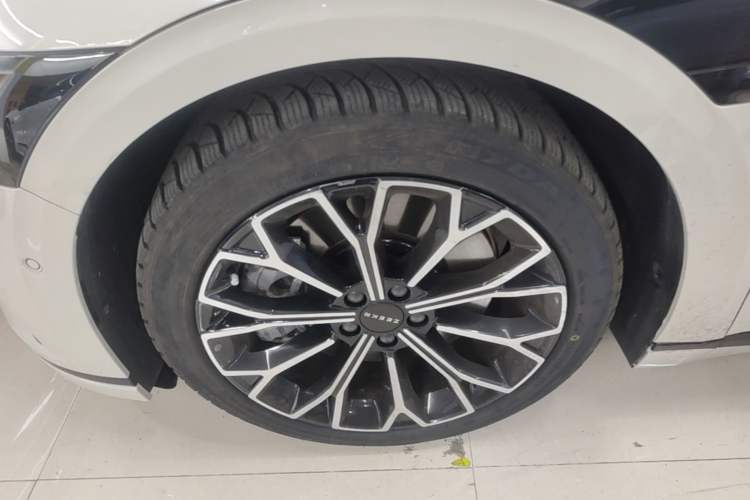 Used Zeekr 007GT 2025 Four-Wheel Drive Intelligent Driving Version 75 kWh Exterior 4