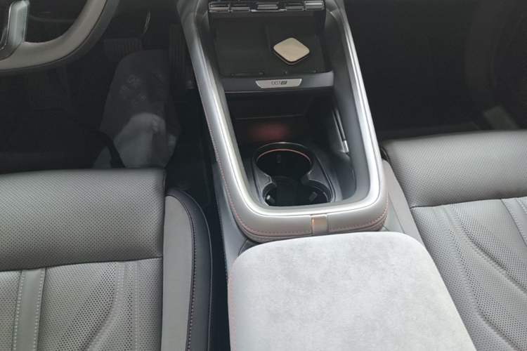 Used Zeekr 007GT 2025 Long-Range Rear-Wheel Drive Intelligent Driving Version 100 kWh Gear Lever