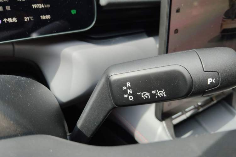 Used Zeekr 007GT 2025 Long-Range Rear-Wheel Drive Intelligent Driving Version 100 kWh Gear Lever