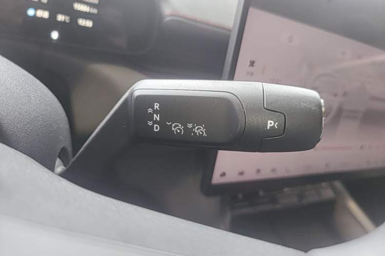 Used Zeekr 007GT 2025 Long-Range Rear-Wheel Drive Intelligent Driving Version 100 kWh Gear Lever