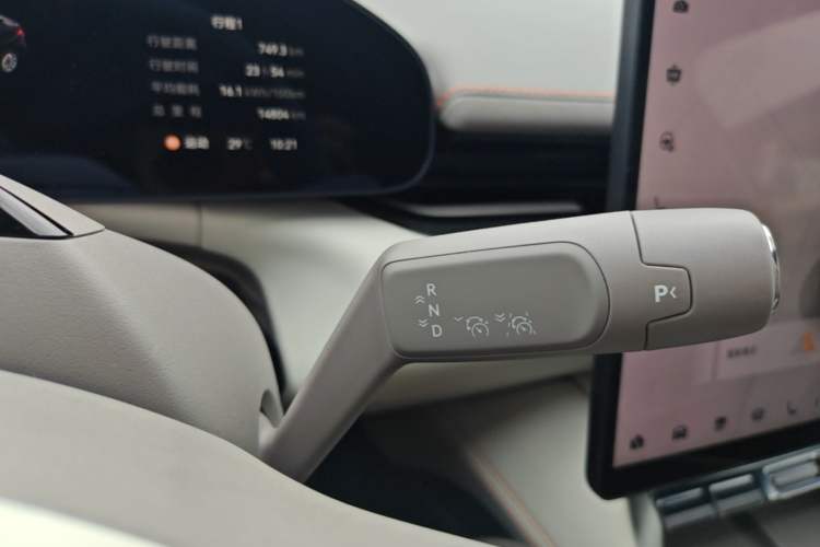 Used Zeekr 007GT 2025 Long-Range Rear-Wheel Drive Intelligent Driving Version 100 kWh Gear Lever