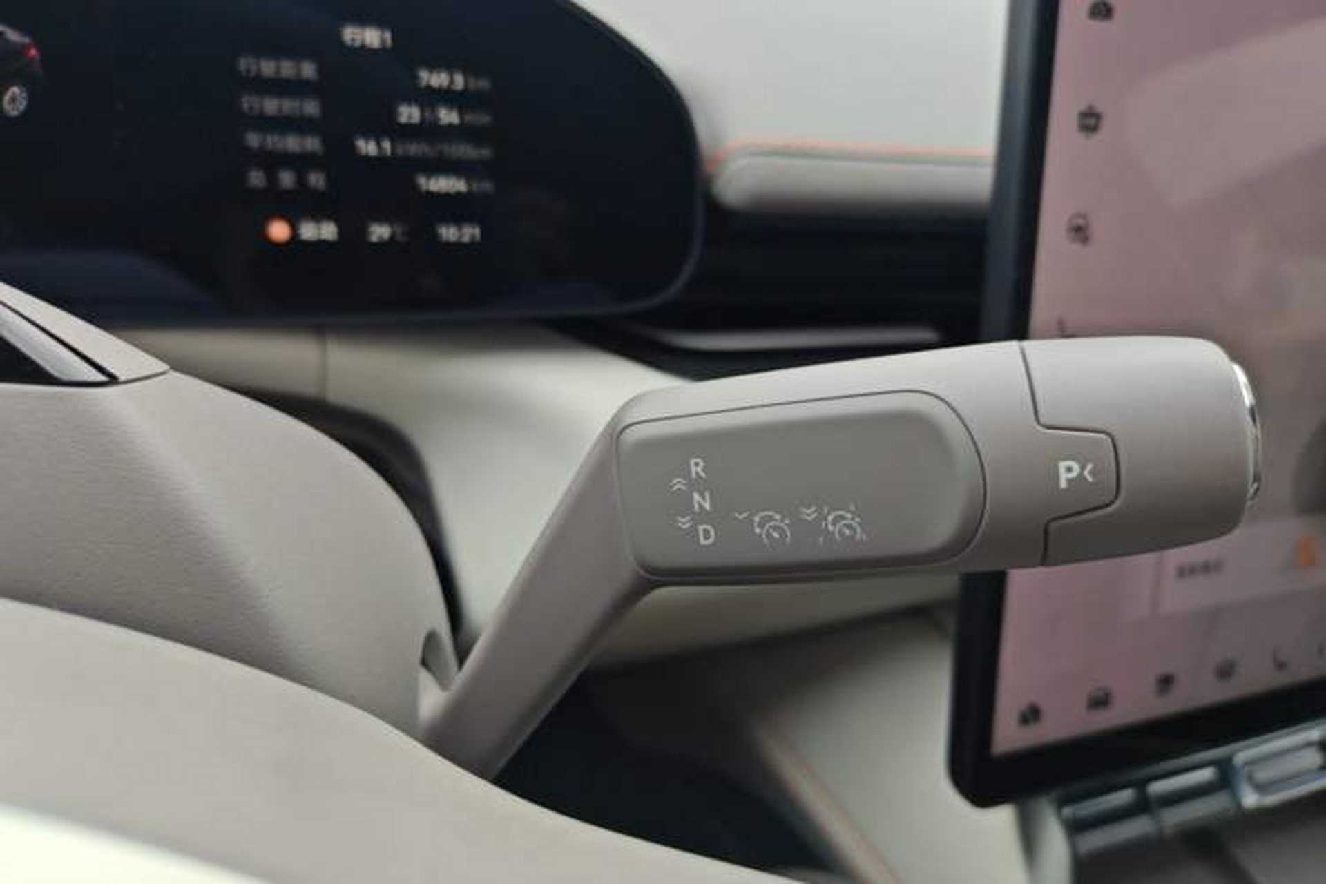 Used Zeekr 007GT 2025 Long-Range Rear-Wheel Drive Intelligent Driving Version 100 kWh Gear Lever