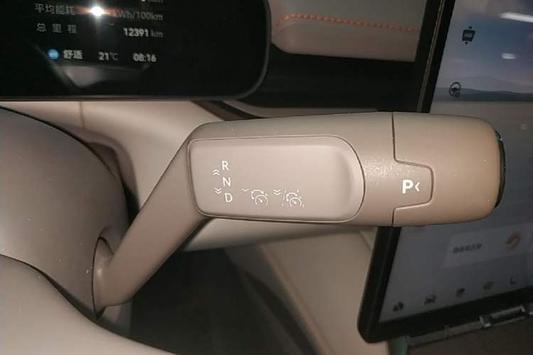 Used Zeekr 007GT 2025 Long-Range Rear-Wheel Drive Intelligent Driving Version 100 kWh Gear Lever