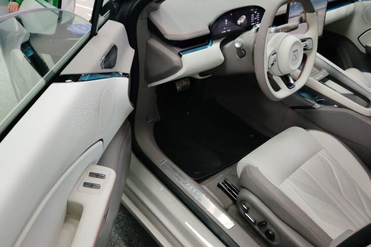Used Zeekr 007GT 2025 Long-Range Rear-Wheel Drive Intelligent Driving Version 100 kWh Interior 3