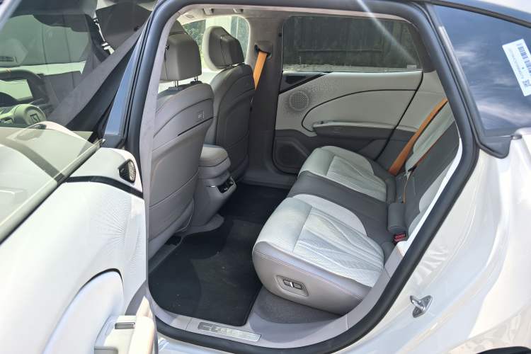 Used Zeekr 007GT 2025 Rear-Drive Intelligent Driving Version 75 kWh Interior 3