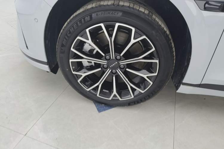 Used Zeekr 007GT 2025 Four-Wheel Drive Intelligent Driving Version 75 kWh Left Front Wheel Hub
