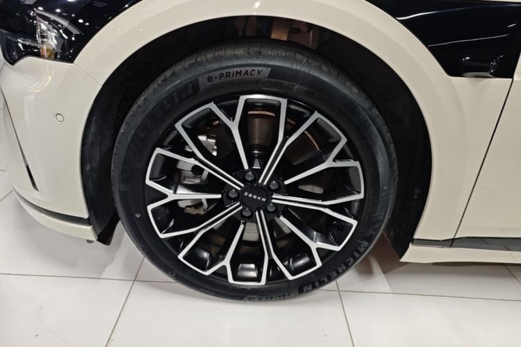 Used Zeekr 007GT 2025 Long-Range Rear-Wheel Drive Intelligent Driving Version 100 kWh Left Front Wheel Hub