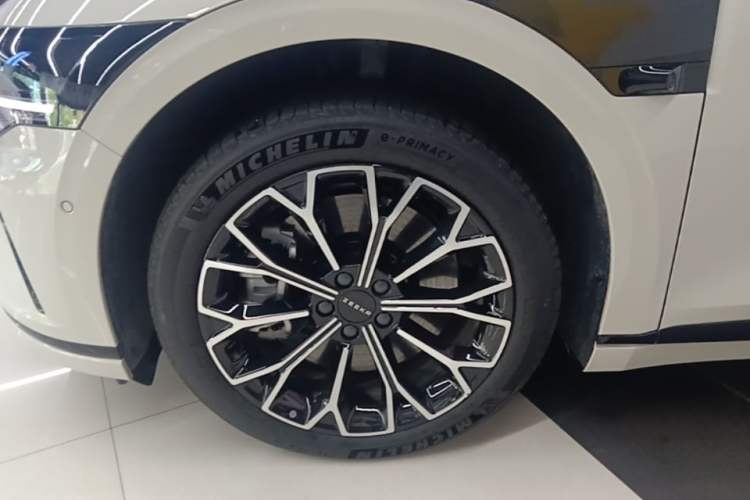Used Zeekr 007GT 2025 Four-Wheel Drive Intelligent Driving Version 75 kWh Left Front Wheel Hub