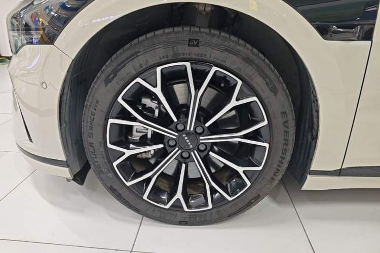 Used Zeekr 007GT 2025 Four-Wheel Drive Intelligent Driving Version 75 kWh Left Front Wheel Hub
