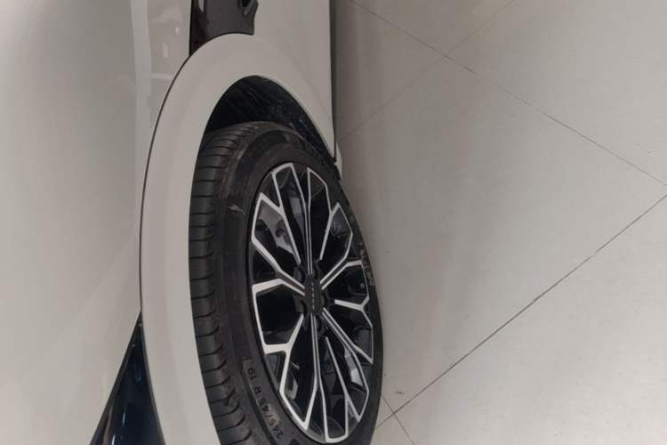 Used Zeekr 007GT 2025 Rear-Drive Intelligent Driving Version 75 kWh Left Front Wheel Hub