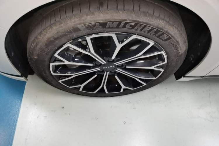 Used Zeekr 007GT 2025 Four-Wheel Drive Intelligent Driving Version 75 kWh Left Front Wheel Hub