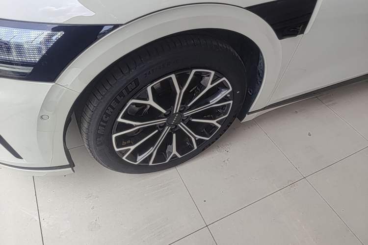 Used Zeekr 007GT 2025 Long-Range Rear-Wheel Drive Intelligent Driving Version 100 kWh Left Front Wheel Hub
