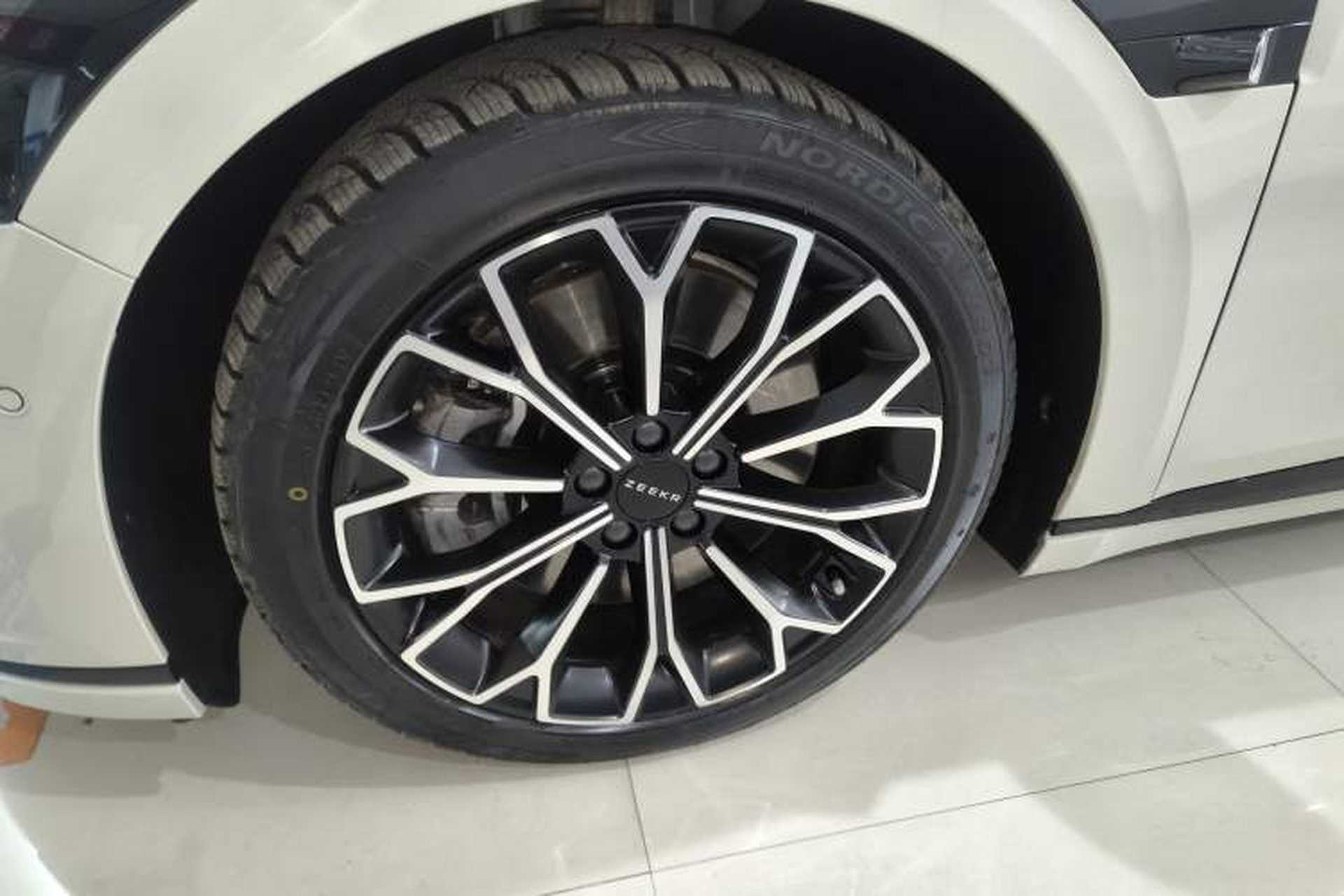 Used Zeekr 007GT 2025 Four-Wheel Drive Intelligent Driving Version 75 kWh Left Front Wheel Hub