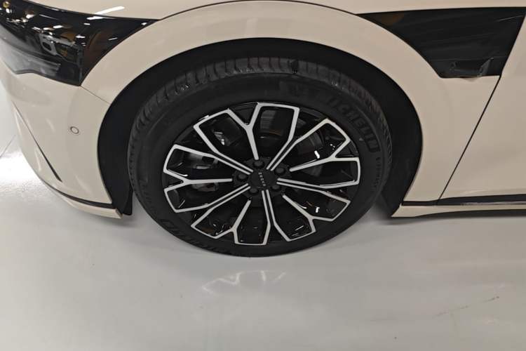 Used Zeekr 007GT 2025 Long-Range Rear-Wheel Drive Intelligent Driving Version 100 kWh Left Front Wheel Hub