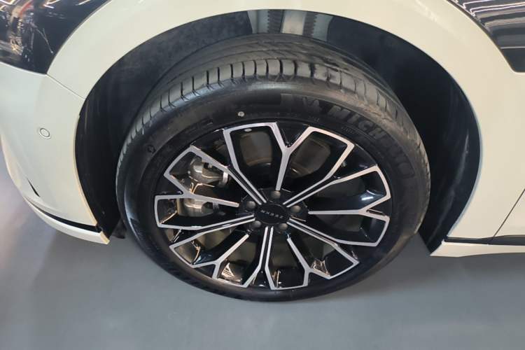 Used Zeekr 007GT 2025 Four-Wheel Drive Intelligent Driving Version 75 kWh Left Front Wheel Hub