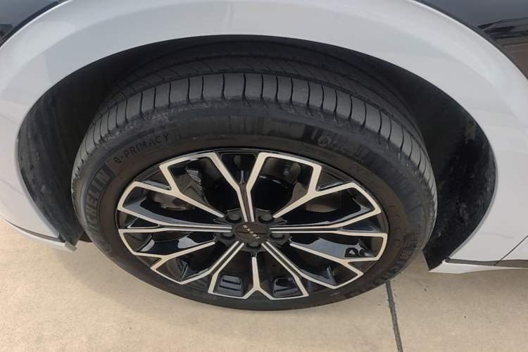 Used Zeekr 007GT 2025 Four-Wheel Drive Intelligent Driving Version 75 kWh Left Front Wheel Hub