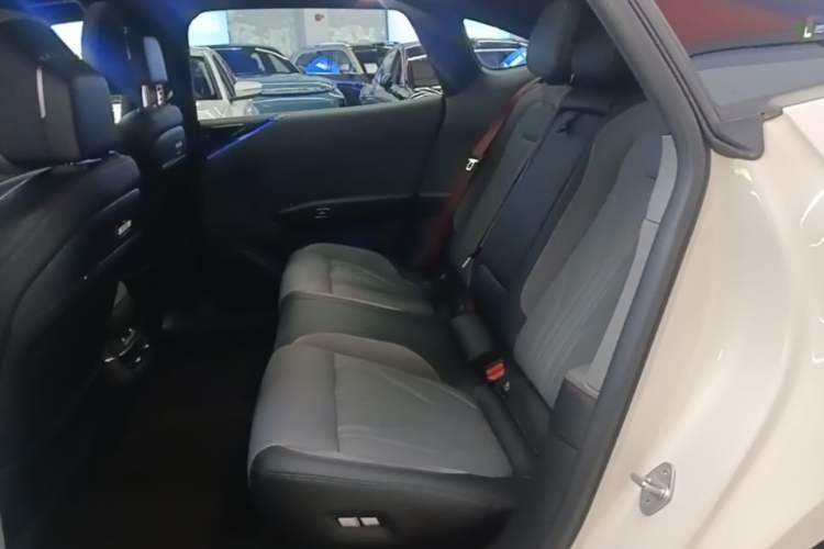 Used Zeekr 007GT 2025 Four-Wheel Drive Intelligent Driving Version 75 kWh Left Rear Seat