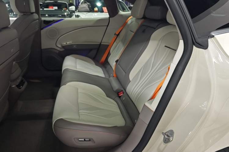 Used Zeekr 007GT 2025 Four-Wheel Drive Intelligent Driving Version 75 kWh Left Rear Seat