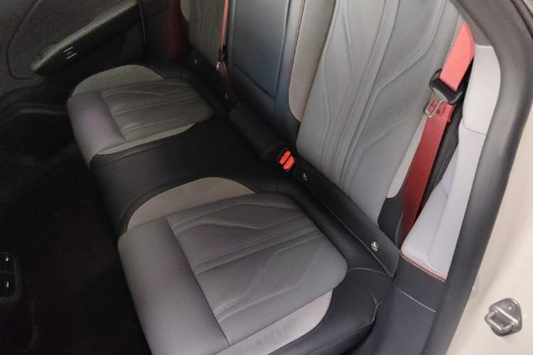 Used Zeekr 007GT 2025 Rear-Drive Intelligent Driving Version 75 kWh Left Rear Seat