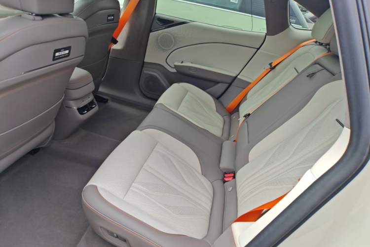 Used Zeekr 007GT 2025 Long-Range Rear-Wheel Drive Intelligent Driving Version 100 kWh Left Rear Seat