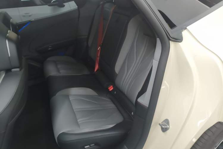Used Zeekr 007GT 2025 Rear-Drive Intelligent Driving Version 75 kWh Left Rear Seat