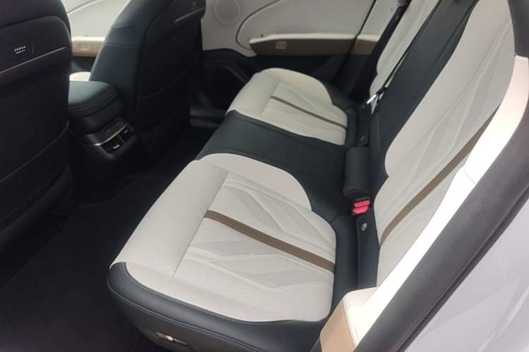 Used Zeekr 007GT 2025 Four-Wheel Drive Intelligent Driving Version 75 kWh Left Rear Seat