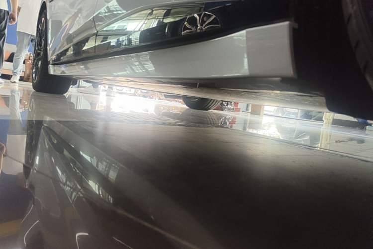 Used Zeekr 007GT 2025 Four-Wheel Drive Intelligent Driving Version 75 kWh Left Side Sill