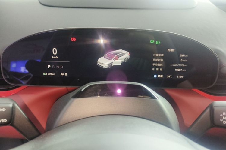 Used Zeekr 007GT 2025 Four-Wheel Drive Intelligent Driving Version 75 kWh Odometer Close Up