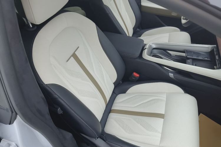Used Zeekr 007GT 2025 Four-Wheel Drive Intelligent Driving Version 75 kWh Right Front Seat