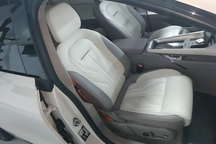 Used Zeekr 007GT 2025 Long-Range Rear-Wheel Drive Intelligent Driving Version 100 kWh Right Front Seat