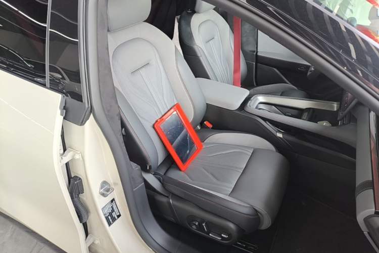 Used Zeekr 007GT 2025 Long-Range Rear-Wheel Drive Intelligent Driving Version 100 kWh Right Front Seat