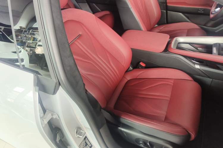 Used Zeekr 007GT 2025 Four-Wheel Drive Intelligent Driving Version 75 kWh Right Front Seat