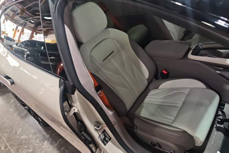 Used Zeekr 007GT 2025 Rear-Drive Intelligent Driving Version 75 kWh Right Front Seat