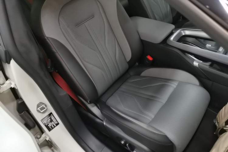 Used Zeekr 007GT 2025 Four-Wheel Drive Intelligent Driving Version 75 kWh Right Front Seat