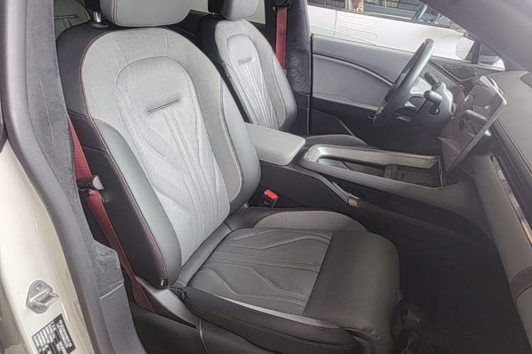 Used Zeekr 007GT 2025 Long-Range Rear-Wheel Drive Intelligent Driving Version 100 kWh Right Front Seat