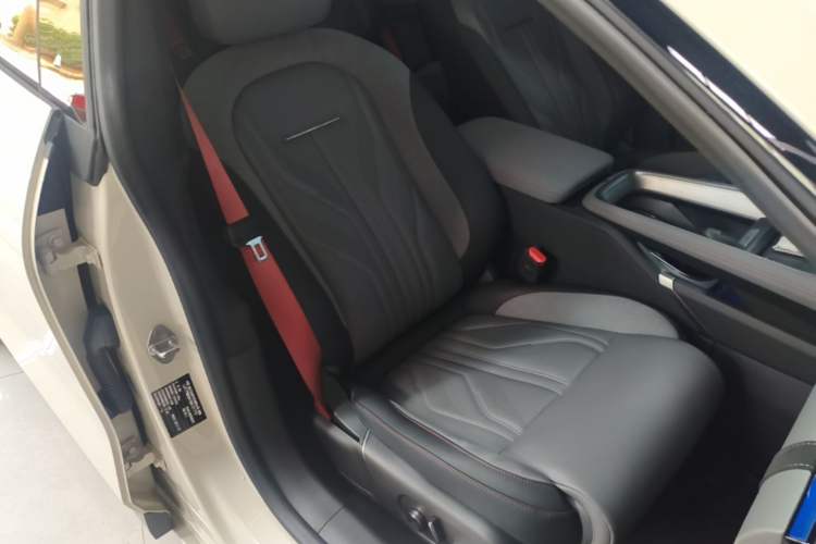 Used Zeekr 007GT 2025 Rear-Drive Intelligent Driving Version 75 kWh Right Front Seat