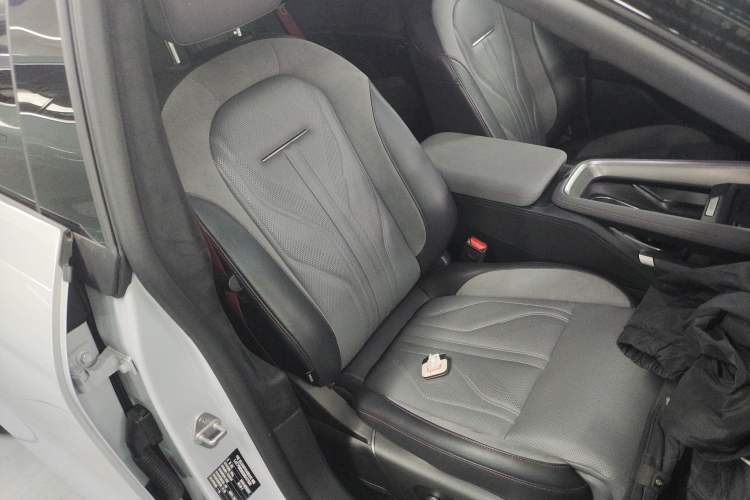 Used Zeekr 007GT 2025 Rear-Drive Intelligent Driving Version 75 kWh Right Front Seat