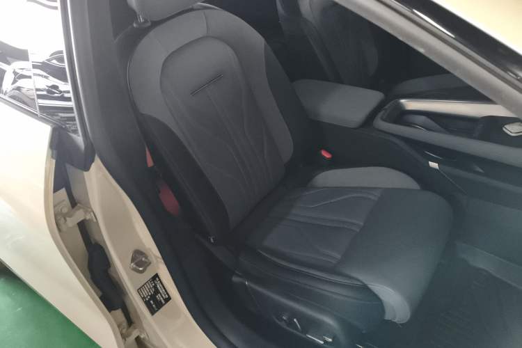 Used Zeekr 007GT 2025 Long-Range Rear-Wheel Drive Intelligent Driving Version 100 kWh Right Front Seat