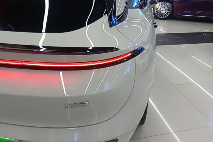 Used Zeekr 007GT 2025 Four-Wheel Drive Intelligent Driving Version 75 kWh Right Rear Taillight