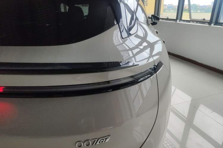 Used Zeekr 007GT 2025 Rear-Drive Intelligent Driving Version 75 kWh Right Rear Taillight