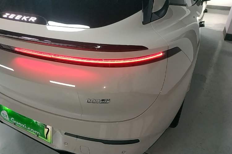Used Zeekr 007GT 2025 Long-Range Rear-Wheel Drive Intelligent Driving Version 100 kWh Right Rear Taillight